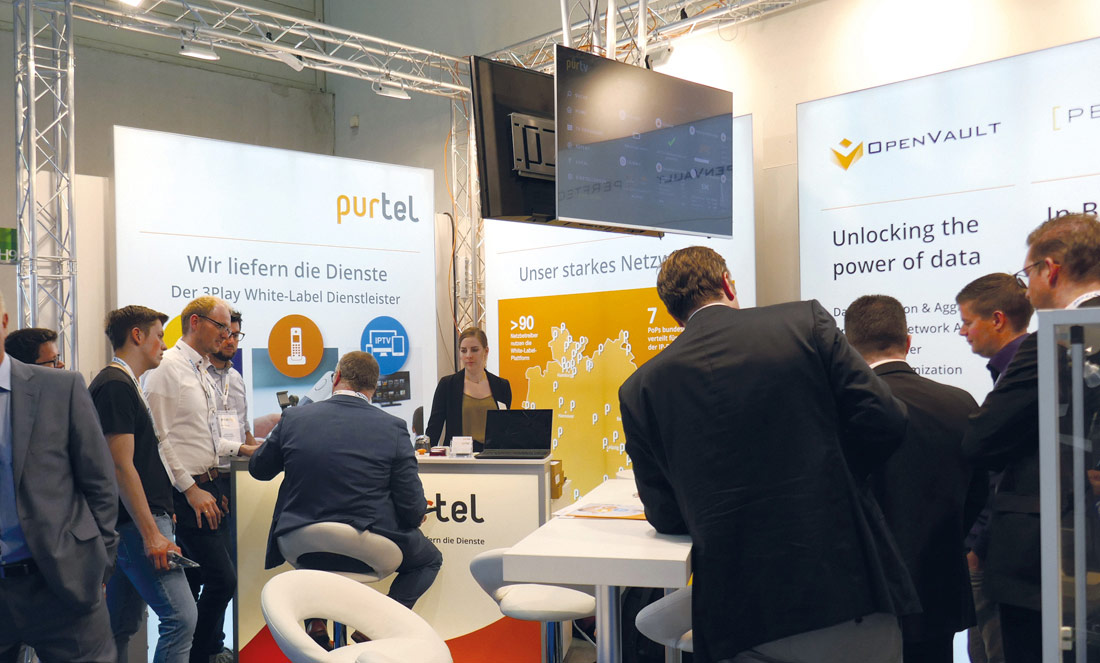 Messestand von purtel auf der angacom